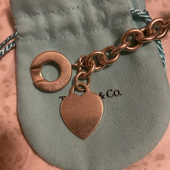 Selling my Tiffany toggle bracelet, size 7” in excellent use condition - Picture 3 of 4